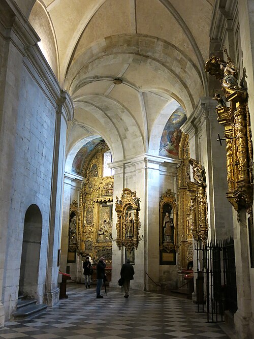 Girola o deambulatorio de la Catedral de Oviedo