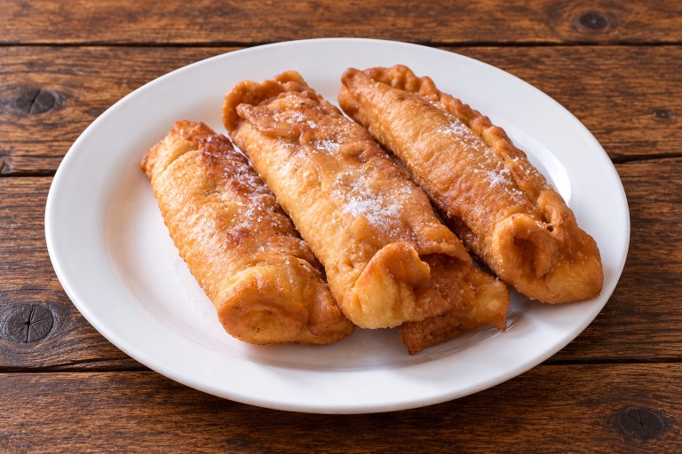 Casadielles asturianas, dulce tradicional relleno de nuez